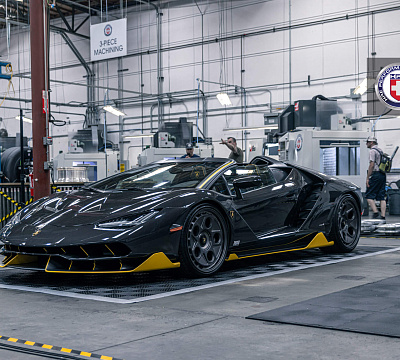 Фото дисков HRE 454 GTM на Lamborghini Centenario