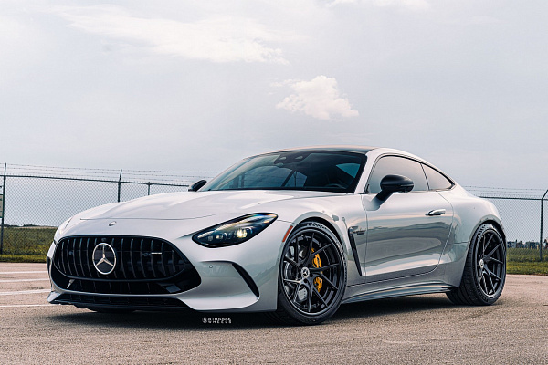Фото дисков Strasse Wheels SM5RT Deep Concave FS Черный глянец на Mercedes-Benz AMG GT II
