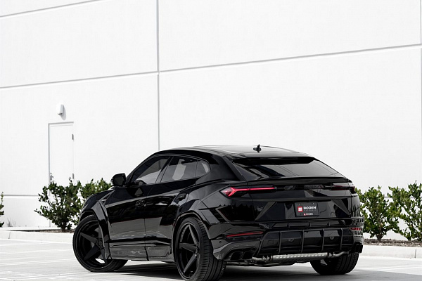 Фото дисков Anrky RS5.3 Черный сатин на Lamborghini Urus