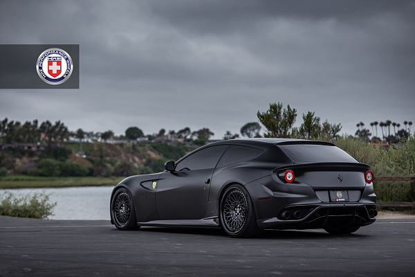 Фото дисков HRE 501 Черный глянец на Ferrari FF