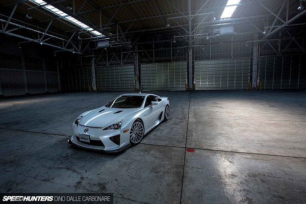 Фото дисков Vossen VFS-2 Серебро на Lexus LFA