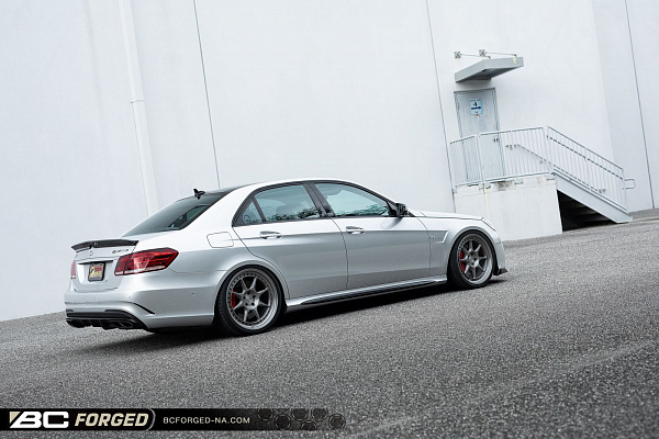 Фото дисков BC Forged LE82 // MLE82 Сатиновый темный лак на Mercedes-Benz E-Class (W212, S212, C207)
