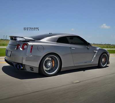 Фото дисков Strasse Wheels R10 Deep Concave на Nissan GT-R