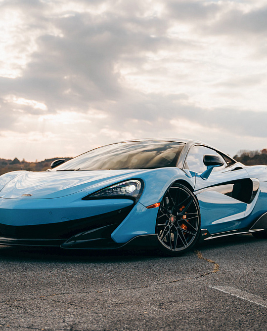 Фото дисков EVO-5 Черный глянец на McLaren 600
