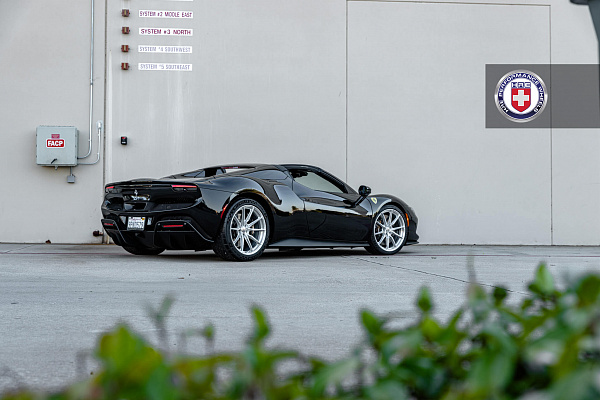Фото дисков HRE P104SC Глянцевый лак на Ferrari 296
