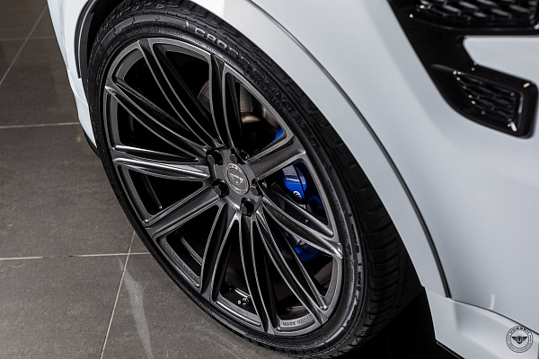 Фото дисков Vossen UV-2 Матовый графит на Range Rover Sport II