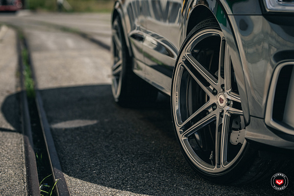 Фото дисков Vossen CG-202 Глянцевый лак на Audi Q3 (8U)