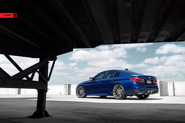 Фото дисков Anrky AN28 Глянцевый тонированный лак на BMW 5/M5 (G30/F90)