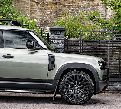 Фото дисков Kahn Kahn RS на Land Rover Defender II
