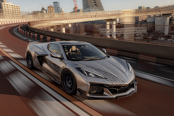 Фото дисков Brixton Forged RS01 Синий сатин на Chevrolet Corvette C8