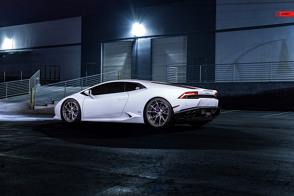 Фото дисков Anrky AN32 Глянцевый темный лак на Lamborghini Huracan