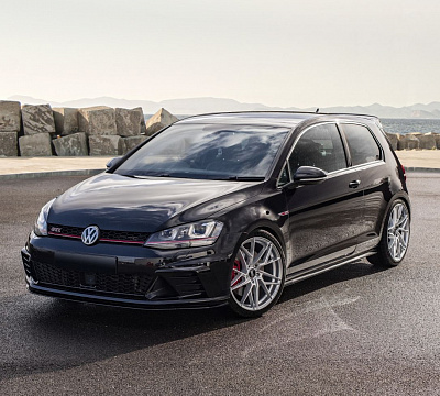 Фото дисков Bola FLR на Volkswagen Golf VII