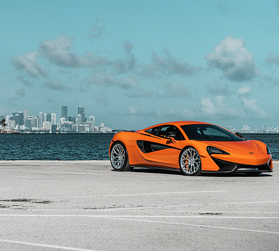 Фото дисков Vossen S17-01 на McLaren 570S