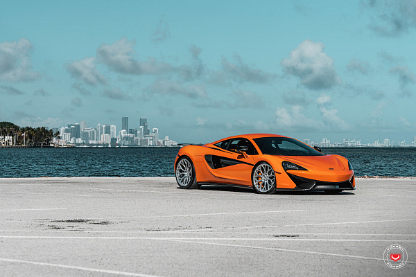 Фото дисков Vossen S17-01 Полированный лак на McLaren 570S
