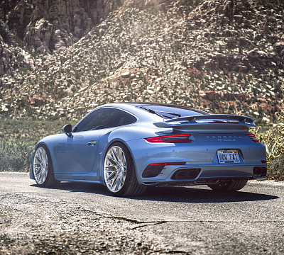 Фото дисков HRE P200 на Porsche 911 VII
