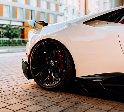Фото дисков Brixton Forged PF10 на Lamborghini Huracan