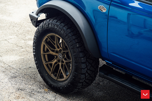 Фото дисков Vossen HF6-4 Сатиновое темное золото на Ford Bronco