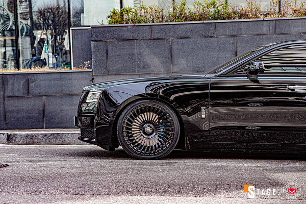 Фото дисков Vossen UV-5 Черный глянец на Rolls-Royce Ghost II