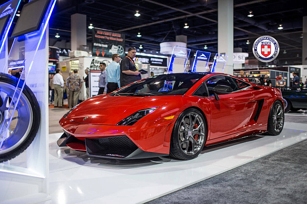Фото дисков HRE P101 Глянцевый темный лак на Lamborghini Gallardo