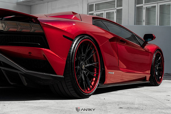 Фото дисков Anrky S3-X5 Черный глянец на Lamborghini Aventador