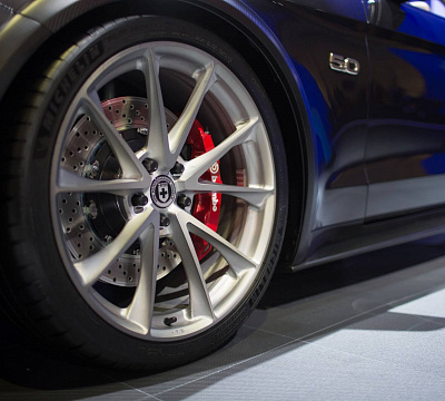 Фото дисков HRE P204 на Ford Mustang VI