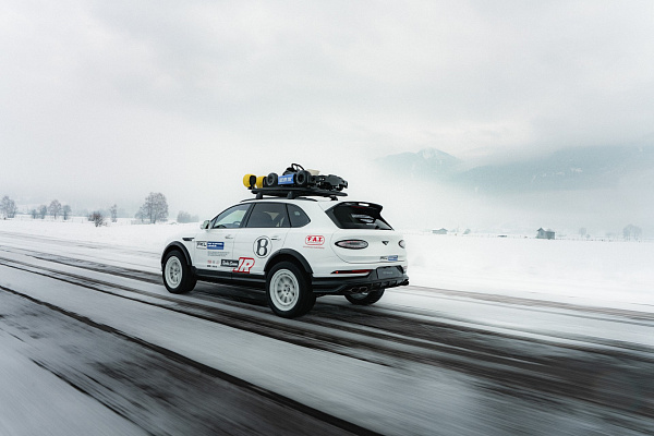 Фото дисков Brixton Forged BX03-M Белый сатин на Bentley Bentayga