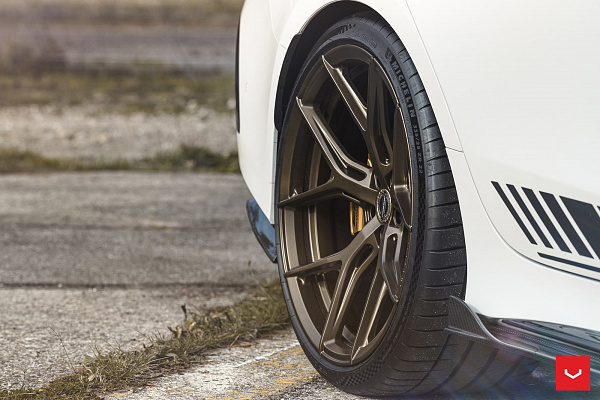 Фото дисков Vossen HF-5 Сатиновая бронза на Mercedes-Benz AMG GT I