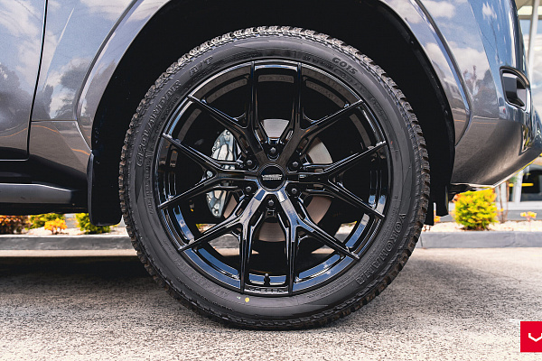 Фото дисков Vossen HF6-4 Черный глянец на Toyota Land Cruiser 300