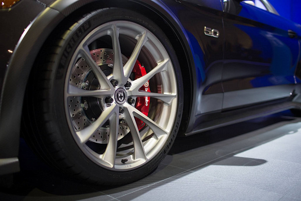 Carbon-Fiber Ford Mustang