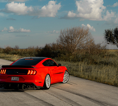Фото дисков Vossen HF-7 на Ford Mustang VI