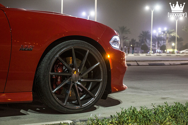 Фото дисков Vossen CVT Глянцевый графит на Dodge Charger VII