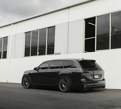Фото дисков Rotiform GRZ на Volkswagen Atlas