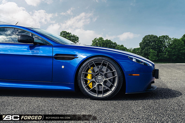 Фото дисков BC Forged KL12 Глянцевый тонированный лак на Aston Martin Vantage 3