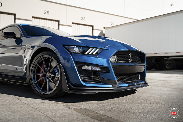 Фото дисков Vossen M-X2 Сатиновый графит на Ford Mustang VI