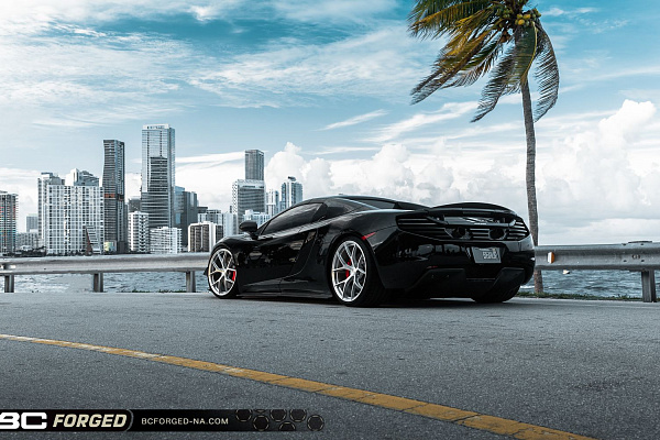Фото дисков BC Forged KL01 Глянцевый лак на McLaren 12C