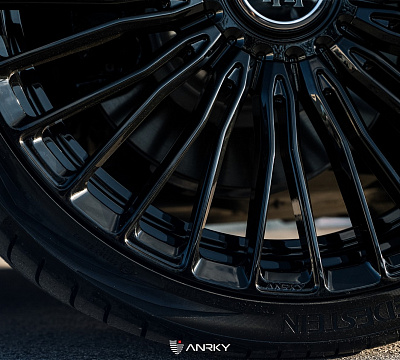 Фото дисков Anrky RF-230 на Rolls-Royce Cullinan