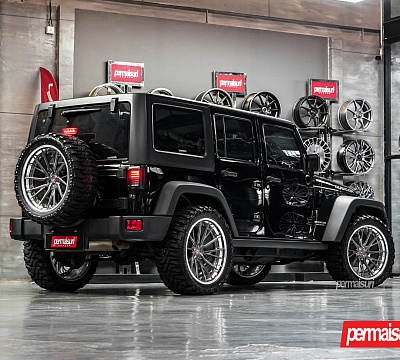 Фото дисков Vossen M-X4T (3-Piece) на Jeep Wrangler III (JK)