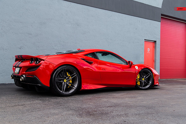 Фото дисков Anrky AN17 Глянцевый темный лак на Ferrari F8