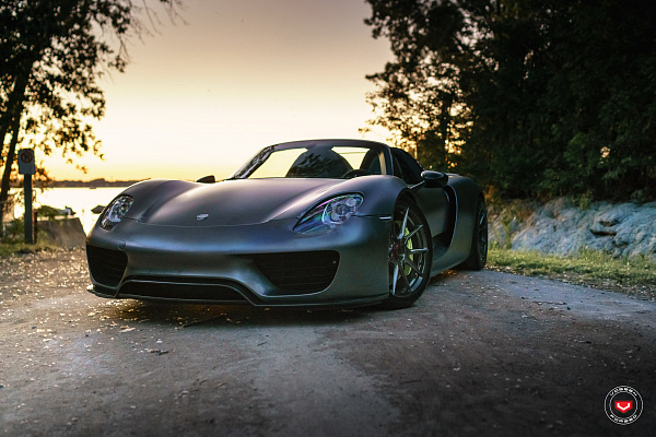 Фото дисков Vossen EVO-2 Глянцевый темный лак на Porsche 918 Spyder