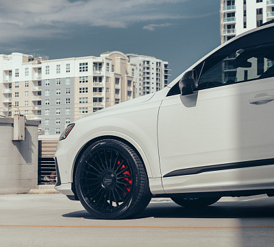 Фото дисков Vossen HF-8 на Audi Q7 (4M)