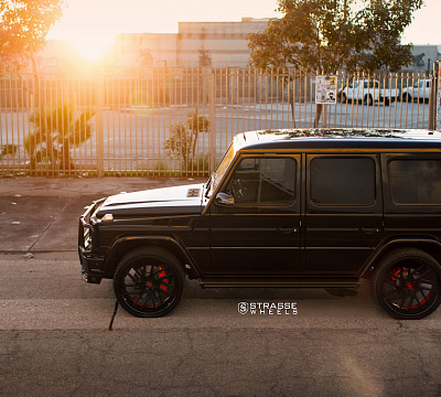 Фото дисков Strasse Wheels SM7T Deep Concave на Mercedes-Benz G-Class II