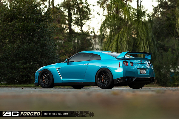 Фото дисков BC Forged LE52 // MLE52 Глянцевый темный лак на Nissan GT-R