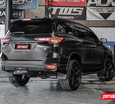 Фото дисков Vossen HF6-4 на Toyota Fortuner II