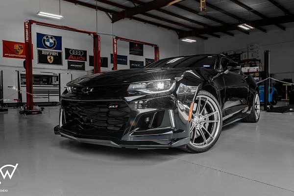 Фото дисков HRE FF04 Серебро на Chevrolet Camaro VI