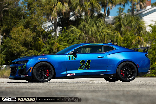 Фото дисков BC Forged KL13 Черный матовый на Chevrolet Camaro VI