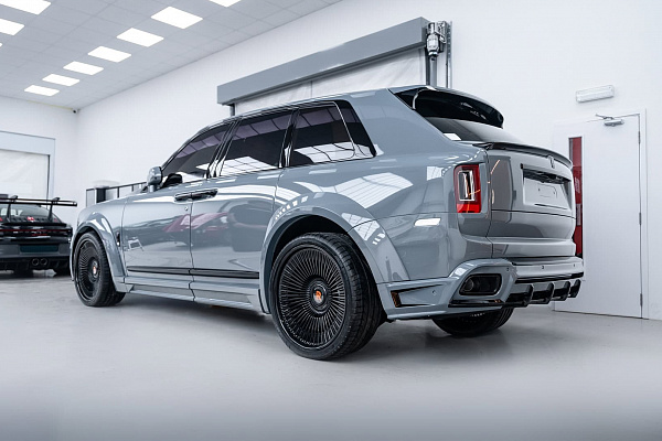 Фото дисков Brixton Forged LX17 Черный сатин на Rolls-Royce Cullinan