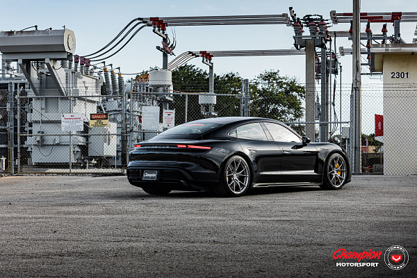 Фото дисков Vossen RS74 Глянцевый тонированный лак на Porsche Taycan I