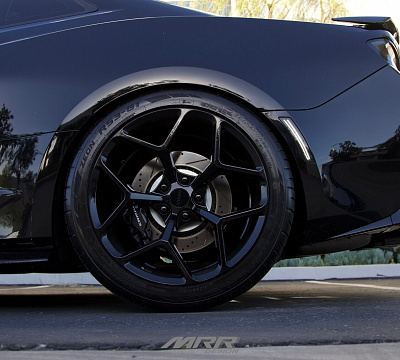 Фото дисков MRR M228 на Chevrolet Camaro VI