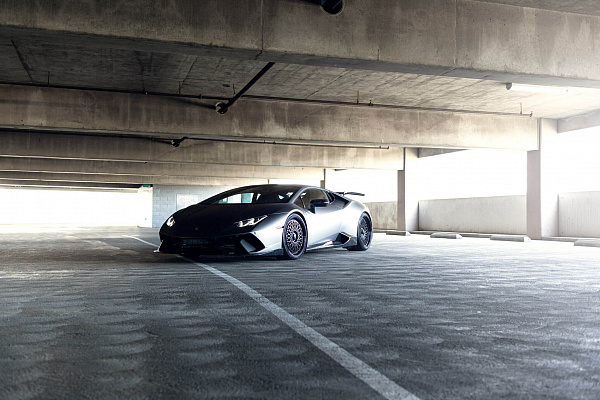 Фото дисков HRE 501 Черный сатин на Lamborghini Huracan