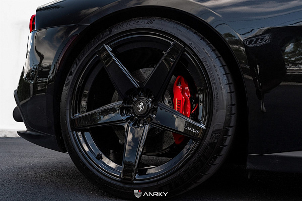 Фото дисков Anrky RS5.1 Черный глянец на Ferrari GTC4Lusso